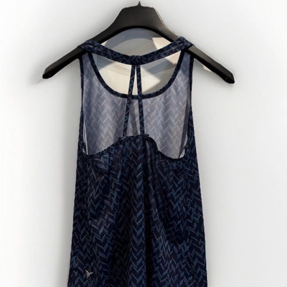 Women’s Old Navy Active Tank Spaghetti Strap Size XS - Picture 2 of 3